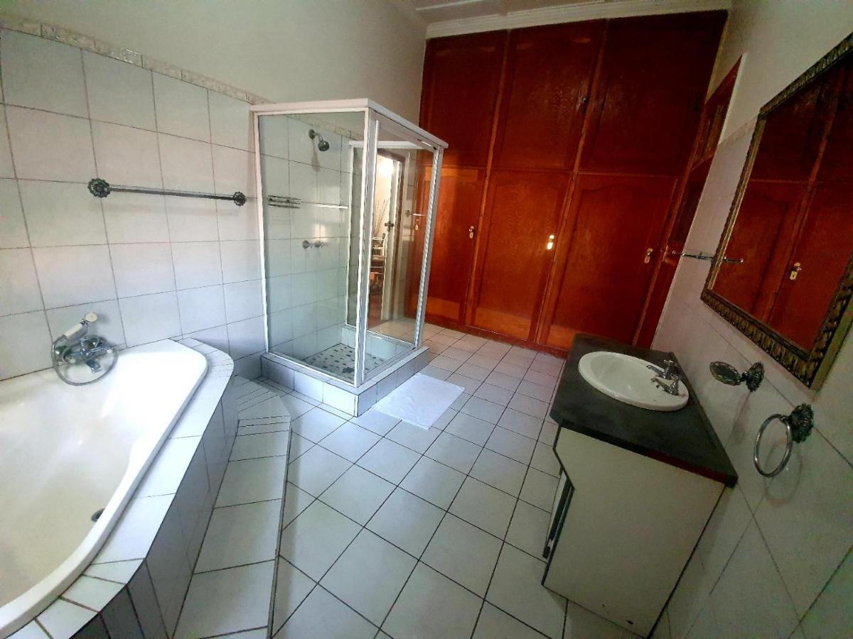 Castello Guesthouse Vryburg Εξωτερικό φωτογραφία