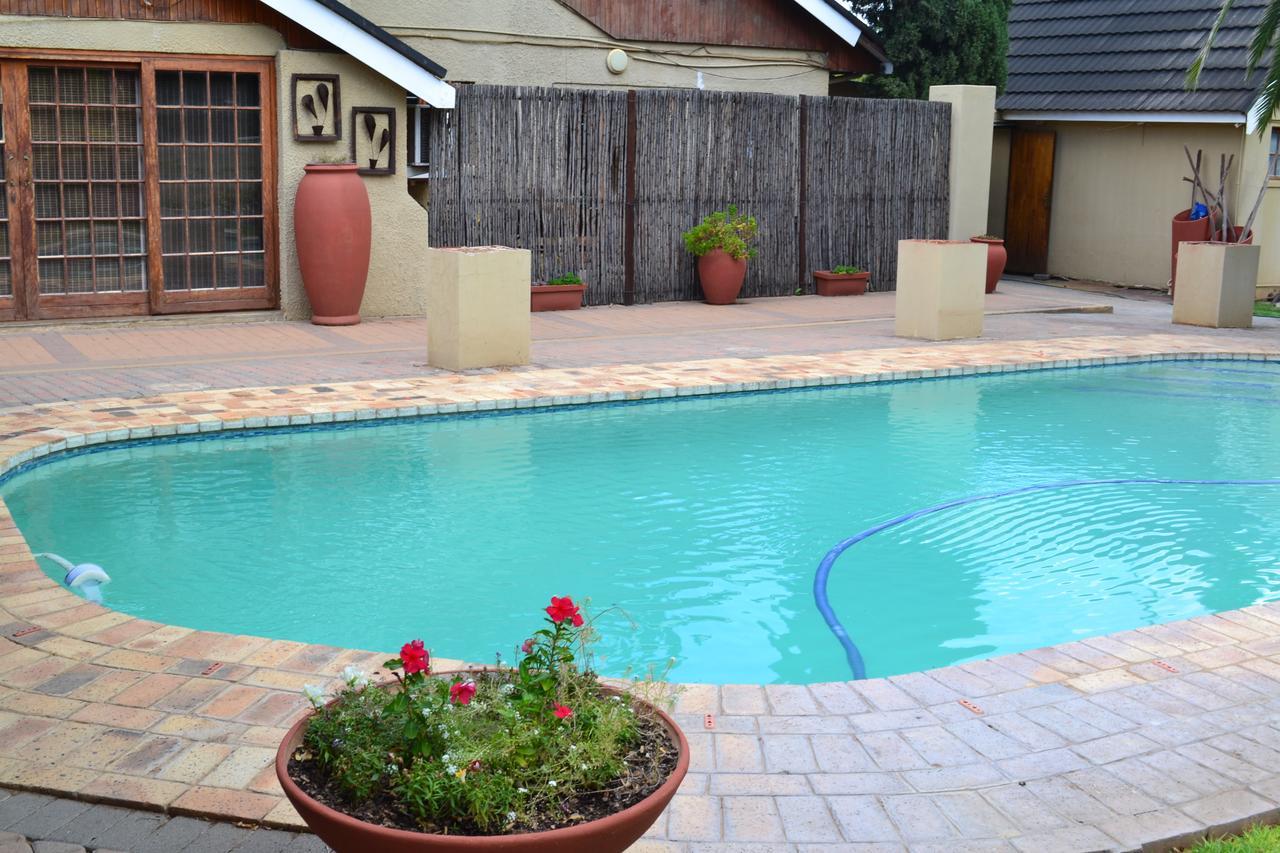 Castello Guesthouse Vryburg Εξωτερικό φωτογραφία